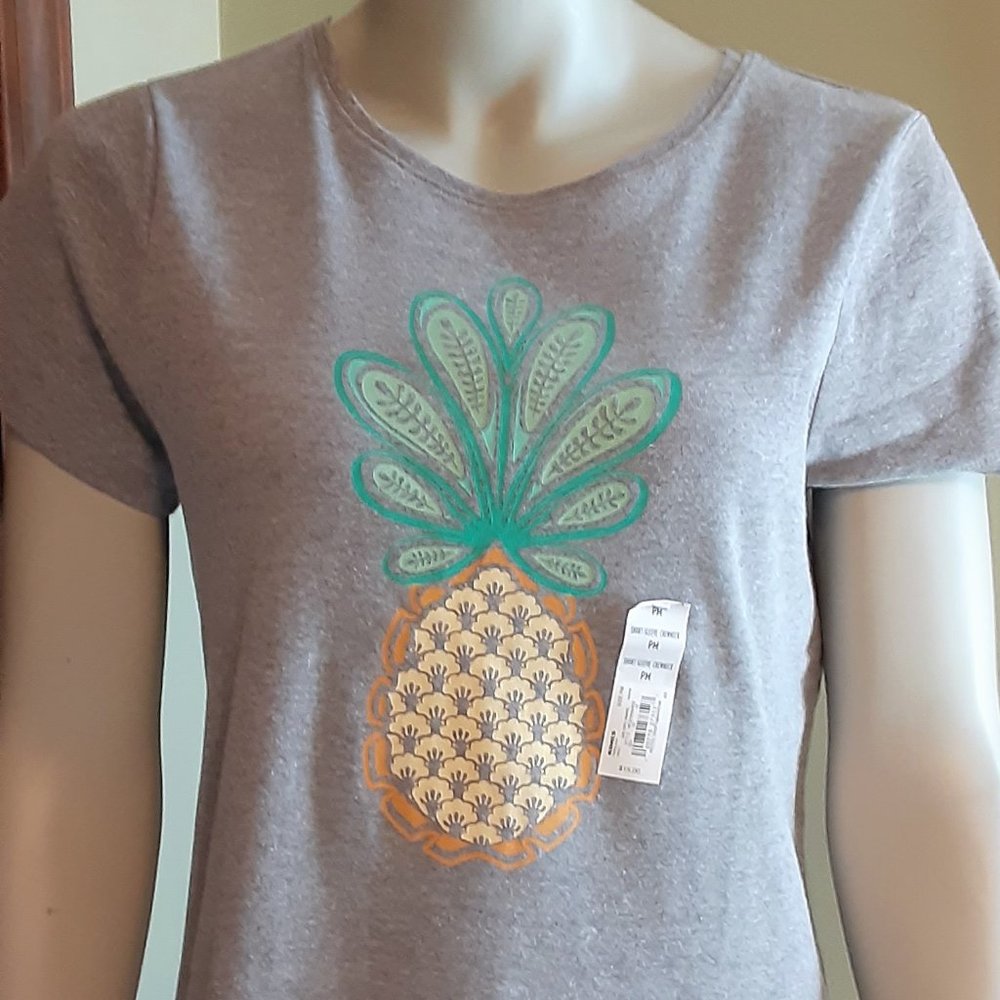 NWT Croft & Barrow Woman's Summer Fun T-Shirt with Pineapple Design in Size PM